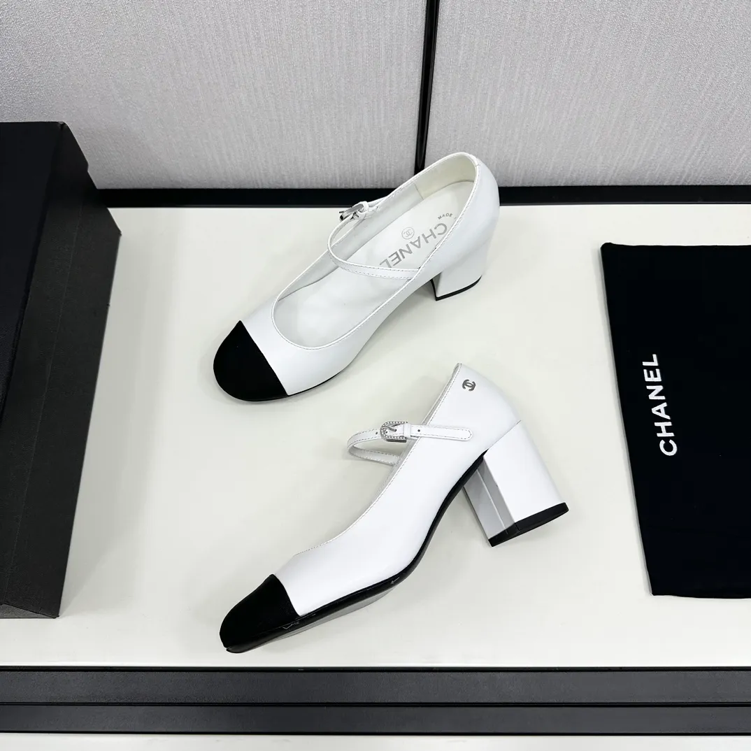 👟👟Ex-factory price 480👟👟 Xiaoxiang official website synchronizes the high version of CHANEL Chanel top Mary Jane____________, a must-have hot item for the fragrance family in spring and autumn, the goddess series, with the elegant and ladylike temperament of the fragrance family, super attractive, irresistible, and heart-warming... ▪️Imported sheepskin for the uppers ▪️Imported sheepskin for the inner feet (the same as the original) ▪️Original model open version, genuine leather outsole🇮🇹 ▪️Standard code 35-40 34 40 41 customized (non-returnable)
